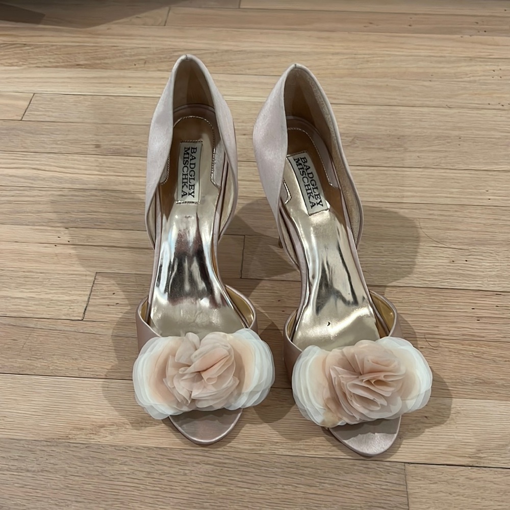 Badgely mishka light pink satin heel